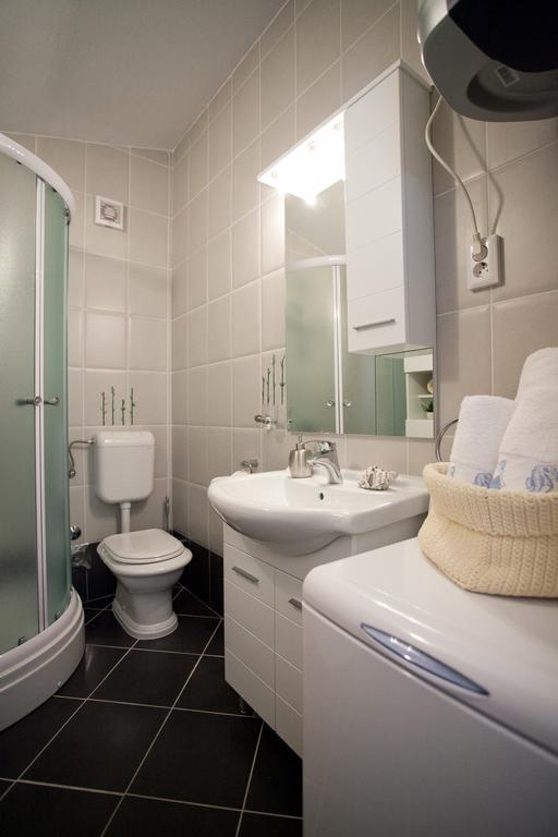 Apartments Mediterranea With Heated Pool Pisak Ngoại thất bức ảnh