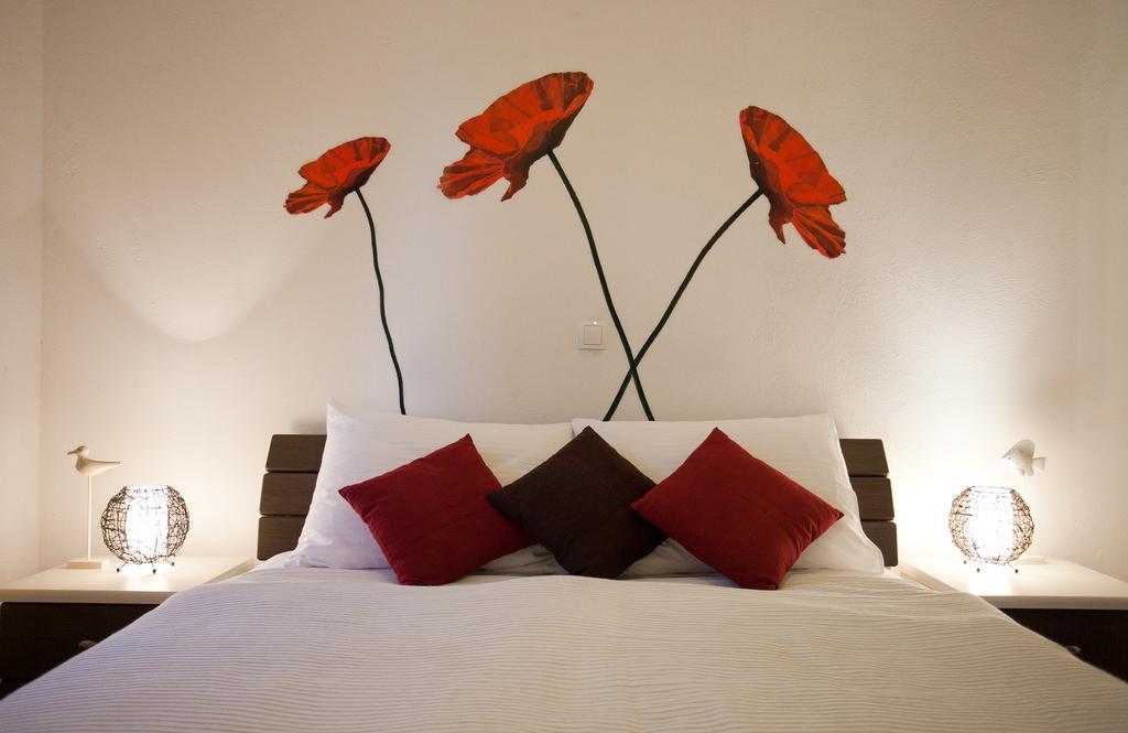 Apartments Mediterranea With Heated Pool Pisak Ngoại thất bức ảnh