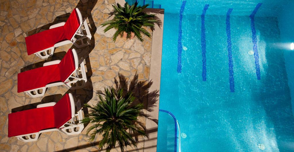Apartments Mediterranea With Heated Pool Pisak Ngoại thất bức ảnh